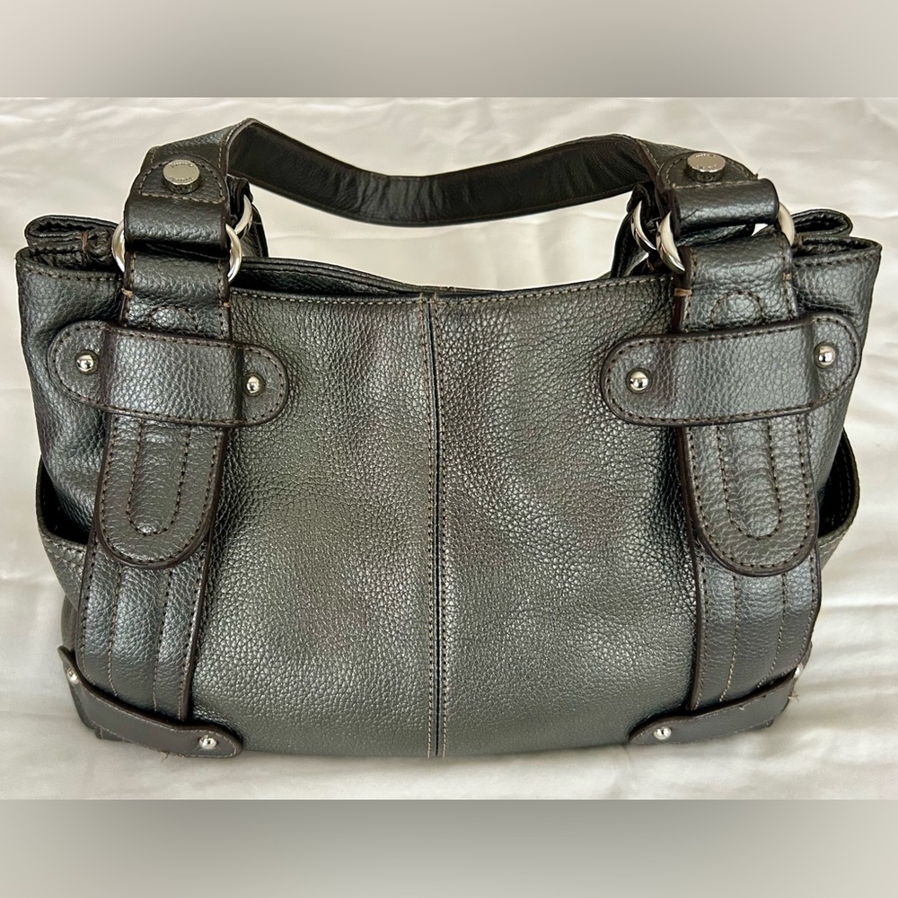 Leather Shoulder Bag in Dark Brown - Classic Women's Tote